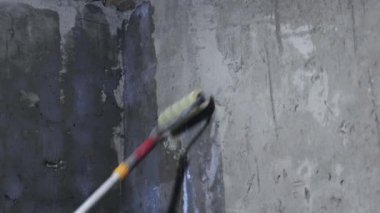 Alt resim duvar boya silindiri ile