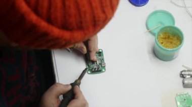 elektronik mühendisi lehimleme devre perfboard