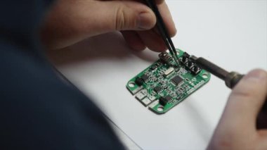 elektronik mühendisi lehimleme devre perfboard