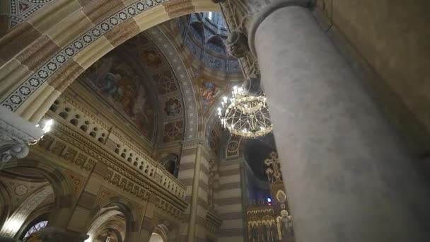 Plafond van orthodoxe de kathedraal — Stockvideo