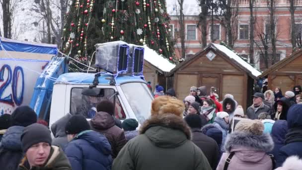 Tsjernivtsi - Oekraïne - 15 januari 2018 de traditionele jaarlijkse dagen van Kerstmis folklore-etnografische festival Malanka Fest 2018 n de Oekraïense stad van Tsjernivtsi — Stockvideo