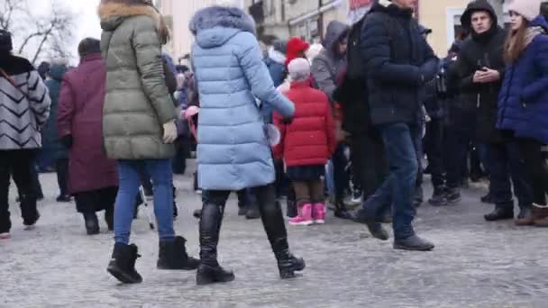 Chernivtsi - Ukrayna - 15 Ocak 2018 geleneksel yıllık gün Noel etnografik Folklor Festivali Malanka Fest 2018 n Chernivtsi Ukraynalı şehir — Stok video