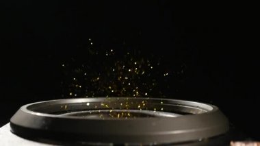 Subwoofer ses hoparlör titreşimler altın Glitter ve gül yaprakları ile