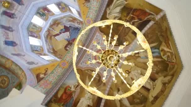 Panoramowanie pułapu, ortodoksyjnych katedry — Wideo stockowe