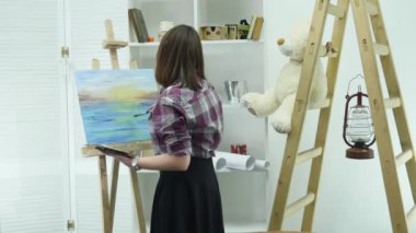 güzel sanatçı boya tuval üzerine