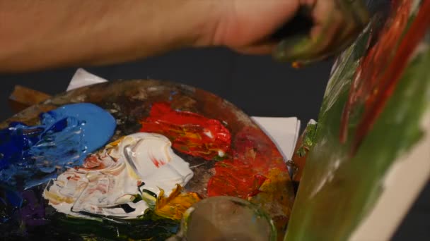 Kunstenaars olieverf veelkleurige close-up abstract — Stockvideo