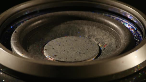 Abstracte achtergrond van Subwoofer bewegen snel met Glitter — Stockvideo