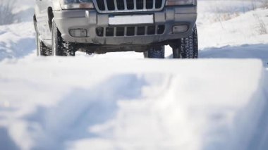 21.01.2018, Chernivtsi, Ukrayna - 4 x 4 jeep kar aşırı binmek