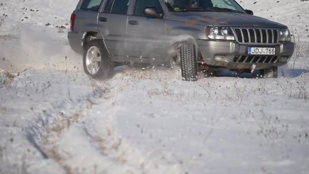 21.01.2018, Tsjernivtsi, Ukraina - 4 x 4 jeep extremride på snø – stockvideo