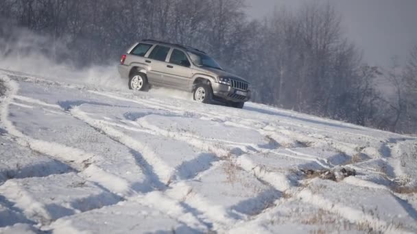 21.01.2018, Τσέρνοβτσι, Ουκρανία - jeep 4 x 4 ακραία οδήγηση στο χιόνι — Αρχείο Βίντεο