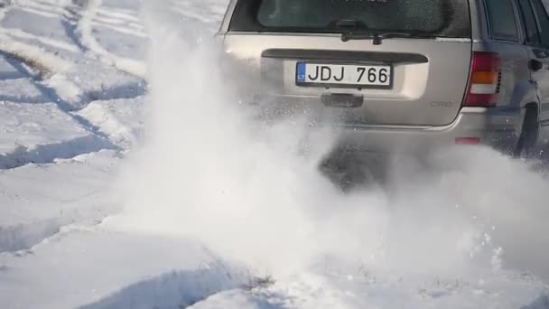 21.01.2018, Chernivtsi, Ucrânia - Passeio extremo de jipe 4x4 na neve — Vídeo de Stock