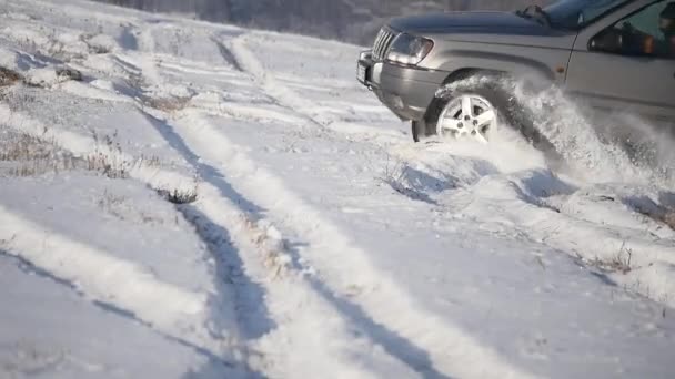 21.01.2018, Chernivtsi, Ucrânia - Passeio extremo de jipe 4x4 na neve — Vídeo de Stock