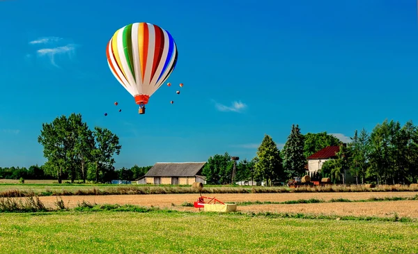 Flugreisen über den Ebenen. — Stockfoto