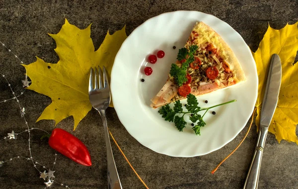 Pizzaya beyaz bir daire.