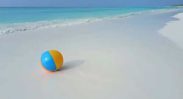 P00260 Maldives white sandy beach ball on sunny tropical paradise island with aqua blue sky sea ocean 4k