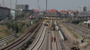 tren hattı onarım işçileri berlin Almanya