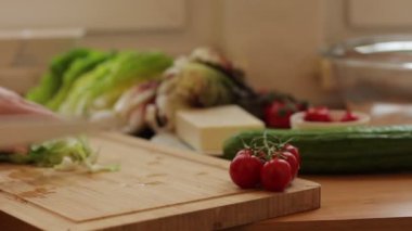 Dolly atış tablo bahçede taze yiyecek dolu