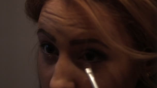 Macro Closeup Beauty portrait of woman hand touching face skincare concept - Dragão épico vermelho — Vídeo de Stock