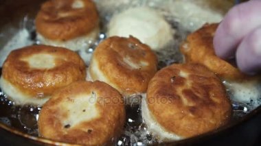 bir Ocak üzerinde ızgara çörek