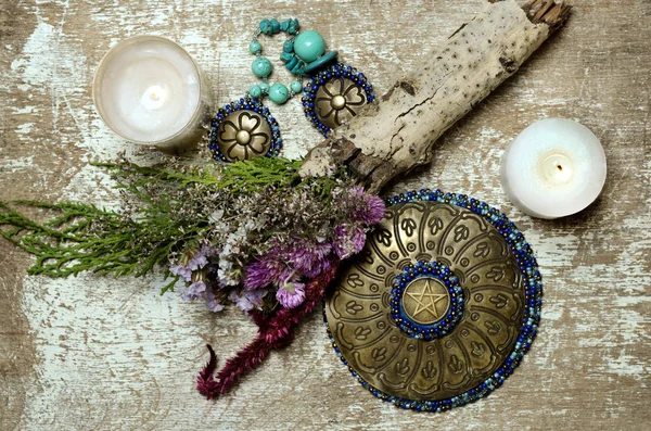 Autumn wiccan altar. Mabon preparing — Stock Photo, Image