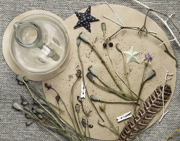 Haşhaş tohumu, şubeleri, tüy ve şişe