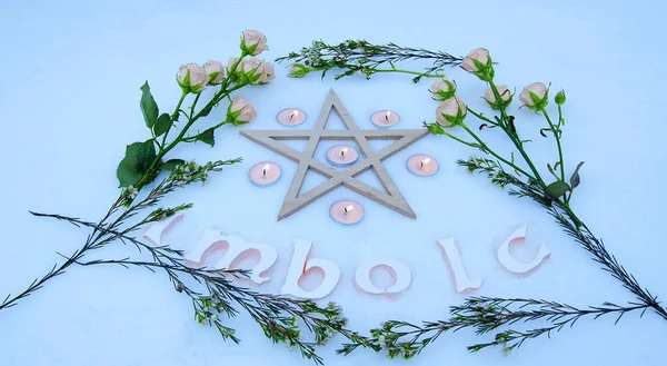 Autel d'hiver pour le sabbat Imbolc — Photo