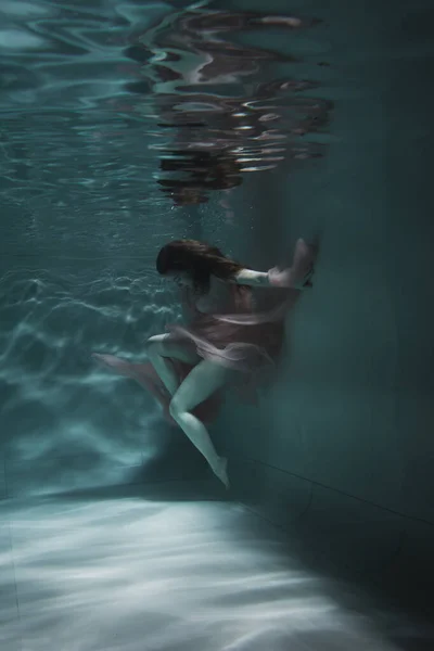 Girl Long Dark Hair Swims Underwater Pink Dress Crown Her — Stock Photo, Image