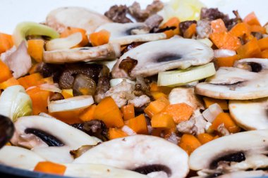 Pişirme pan kavrulmuş sebze