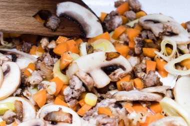 Pişirme pan kavrulmuş sebze