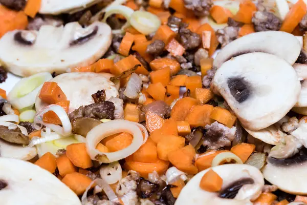 Pişirme pan kavrulmuş sebze