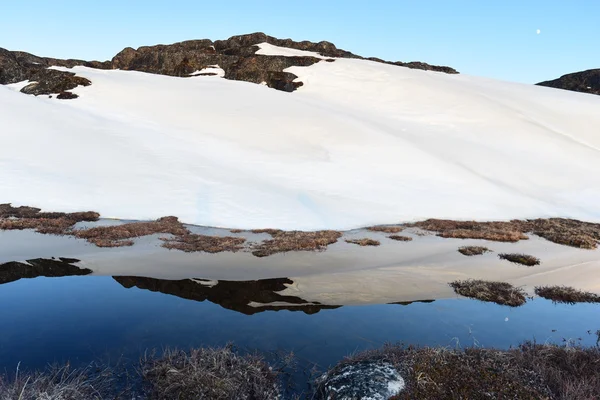 Τεράστια παγόβουνα στο Αρκτικό Ωκεανό σε Γροιλανδία — Φωτογραφία Αρχείου