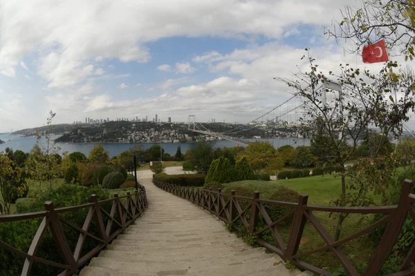 美丽的景色的伊斯坦布尔博斯普鲁斯海峡 — 图库照片