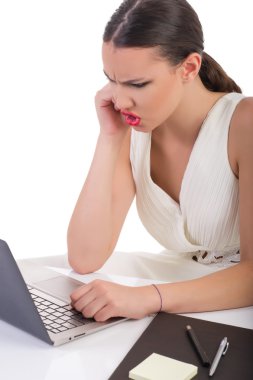 güzel genç kadınlar stresli ve sinirli iş başında