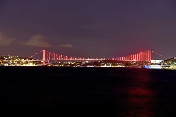 Istanbul, Bosporus en bridge — Stockfoto