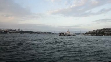 Istanbul boğazı ve köprü günbatımı Zamanı