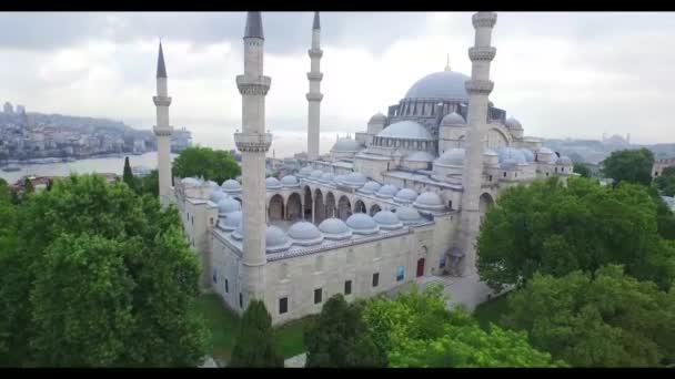 Вид с воздуха на мечеть Сулеймание в Стамбуле, Турция — стоковое видео