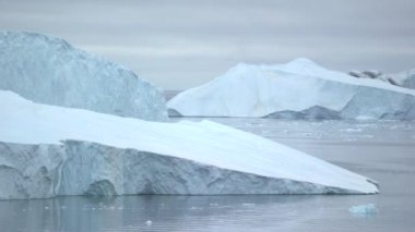  Buzullar Ilulissat, Grönland Stok Video, Kuzey Buz Denizi üzerinde hareket ediyor 