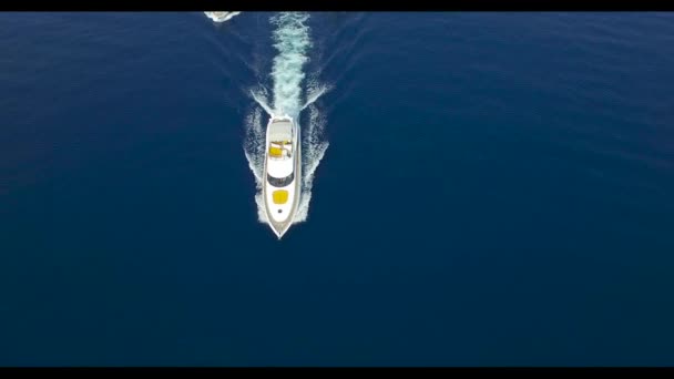 Vista aérea dos iates no mar — Vídeo de Stock
