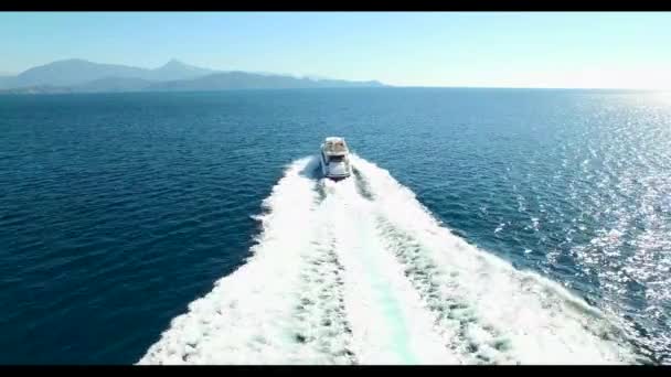 Aerial Video shooting of boat on the sea Stok Video — Αρχείο Βίντεο