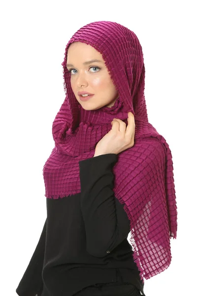 Bonito jovem muçulmano mulheres retrato no estúdio — Fotografia de Stock