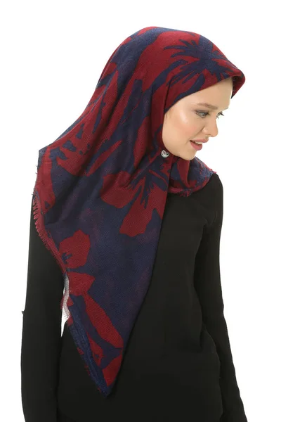 Beautiful young muslim women with scarf in studio — Stock Photo, Image