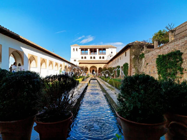 Alhambra Sarayı ve bahçeleri İspanya, 2015 — Stok fotoğraf