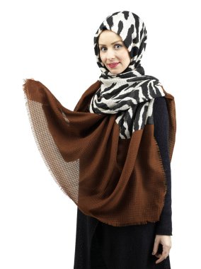 İslami elbise ve eşarp genç Müslüman kadın