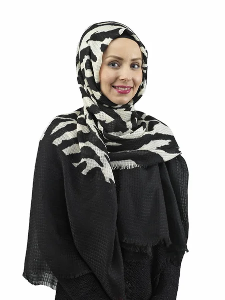 Young muslim women in islamic dress and scarf — Stock Photo, Image