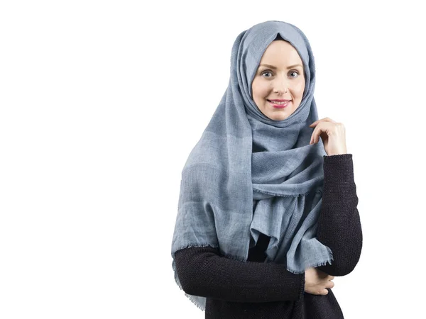 Junge schöne muslimische Frauen Porträt — Stockfoto