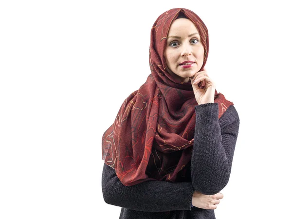 Jovem bonito muçulmano mulheres retrato — Fotografia de Stock