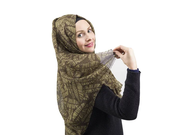 Belas mulheres muçulmanas jovens com cachecol — Fotografia de Stock