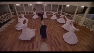 Dervişler whirlings sema gösterisi
