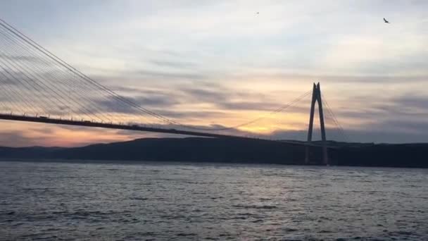 Beautiful sunset on new Istanbul bosphorus Yavuz Sultan Selim bridge — Stock Video