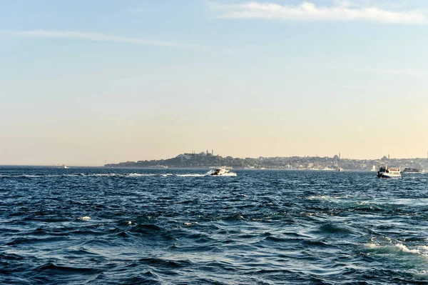 gün batımında Istanbul Boğaziçi'nin güzel manzara